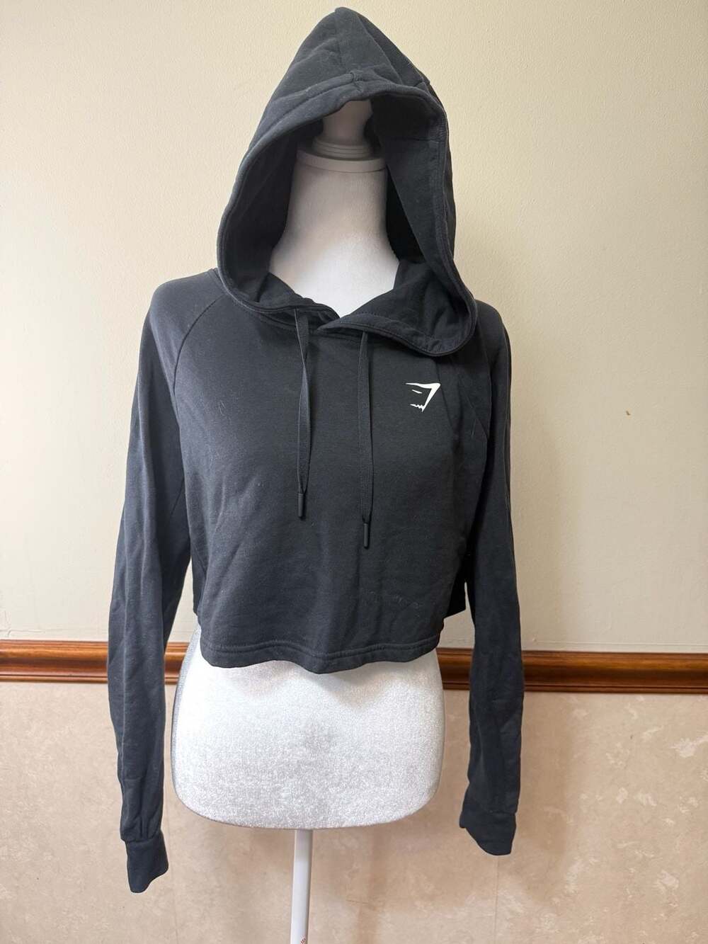 Gymshark Black Cropped Hoodie Pullover Sweatshirt Size S